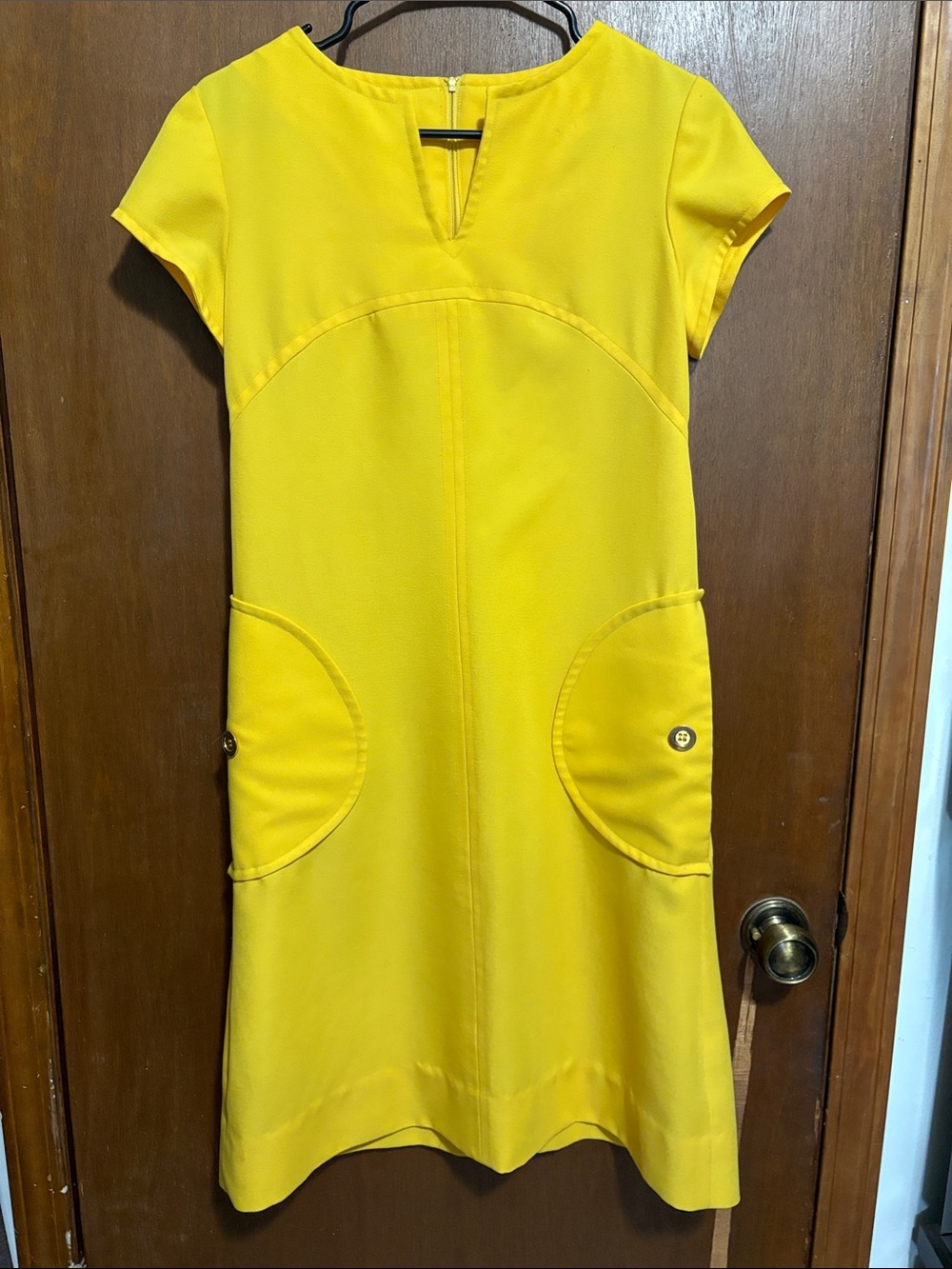 Vintage- 60’s women’s Bright Yellow Short-Sleeve Shift Dress